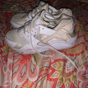 White Nike Huraches
